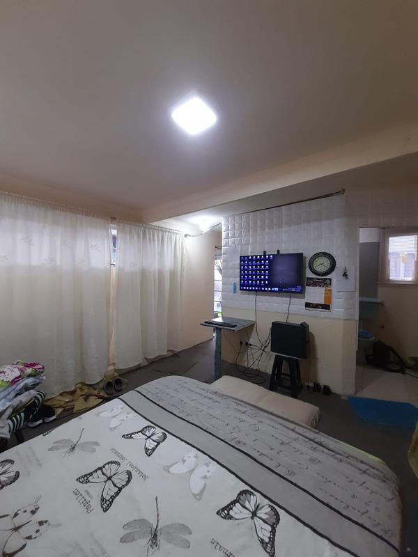 6 Bedroom Property for Sale in Mitchells Plain Central Western Cape